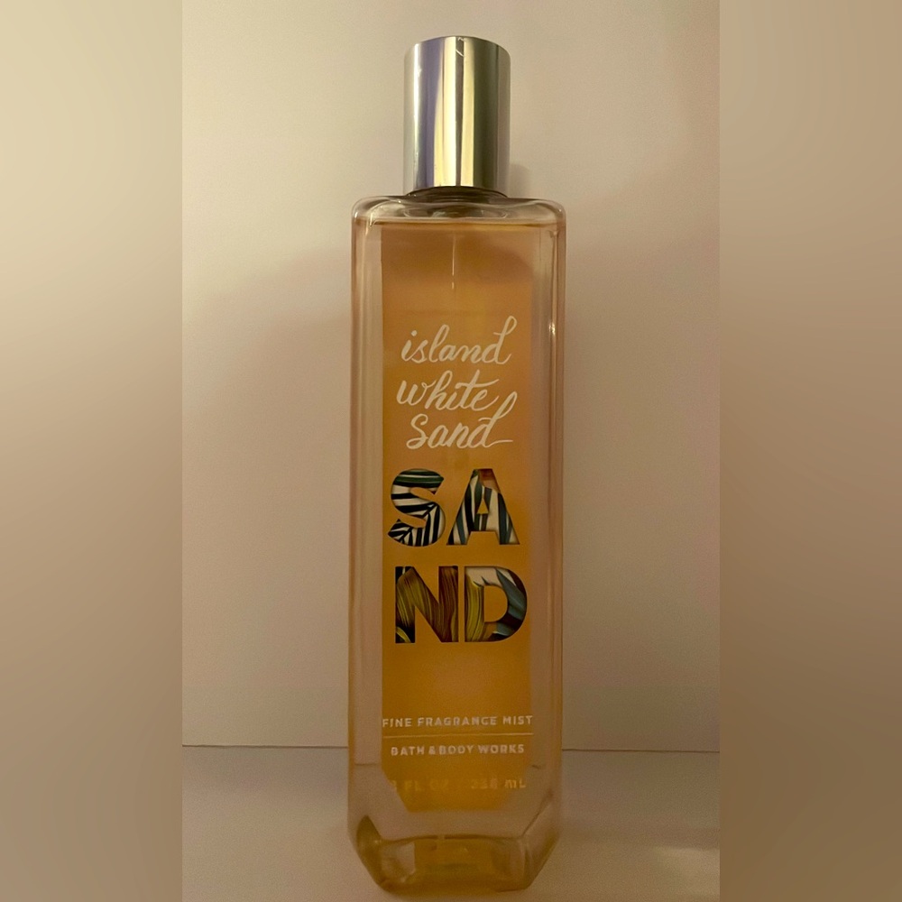 Bath and Body Works Island White Sand Rare Body Mist